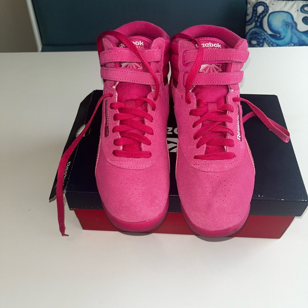 Reebok Freestyle Hi Womens Pink Leather Lace Up Lifestyle Sneakers Size 8.5